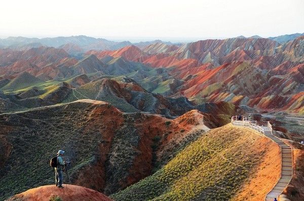 Chine, les montagnes multicolores de Danxia