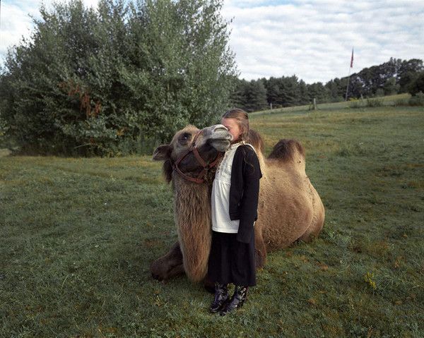 Fillette ET son ami à 4 pattes