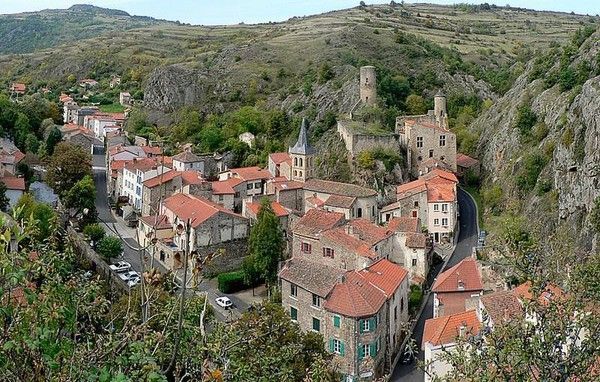 St Floret, Auvergne, un des plus beaux villages de France