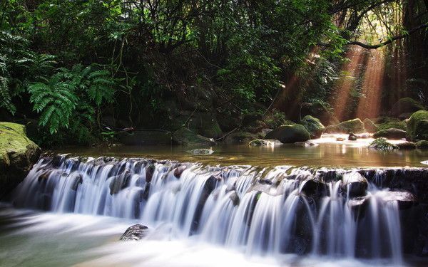 CHUTES D'EAU